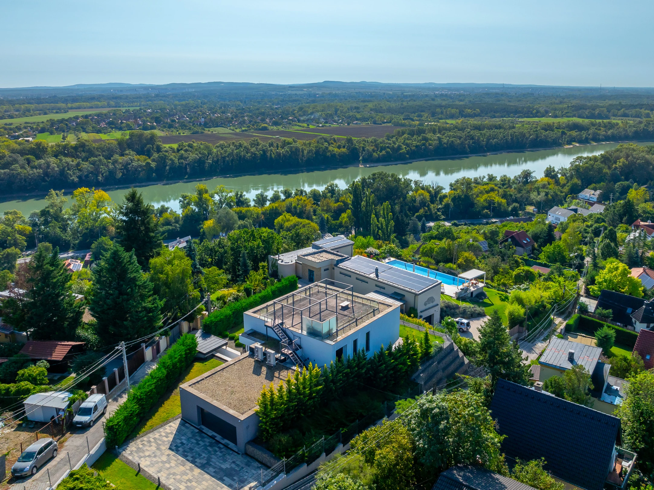 Dunai panorámás villa